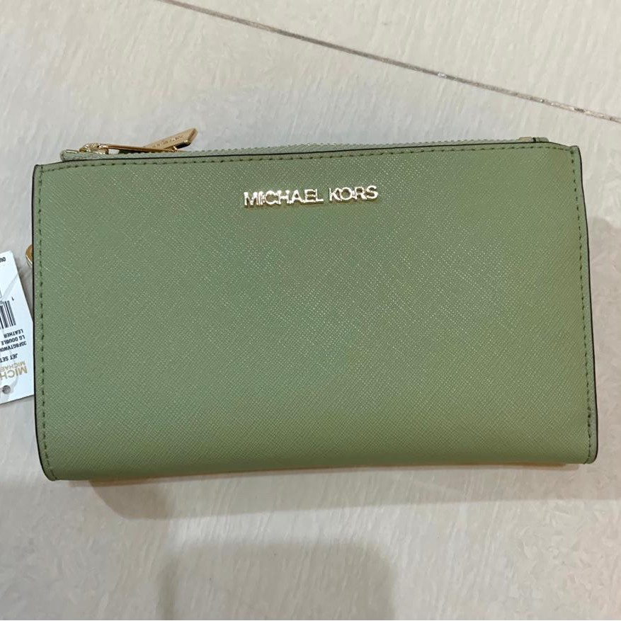 Dompet wanita Michael kors jet set travel