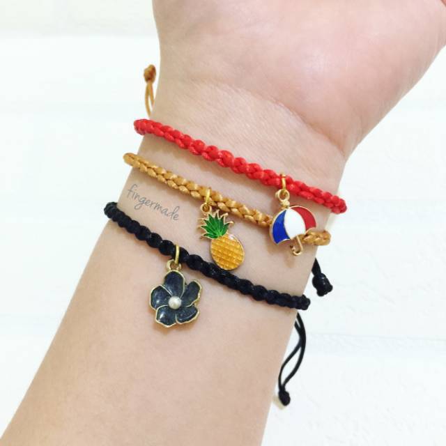 GELANG KUMIHIMO SATIN DENGAN CHARM