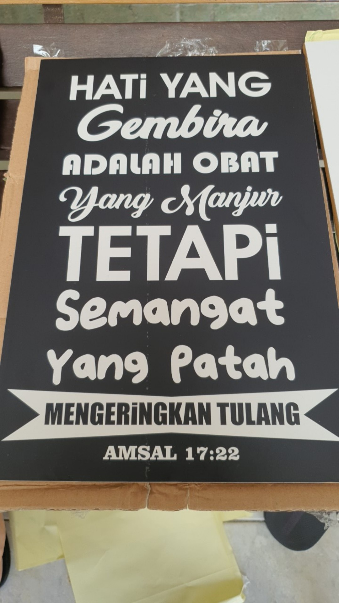 Hiasan Dinding Nasrani Poster Kutipan Ayat Amsal 17:22 Walldecor Kristen Katolik