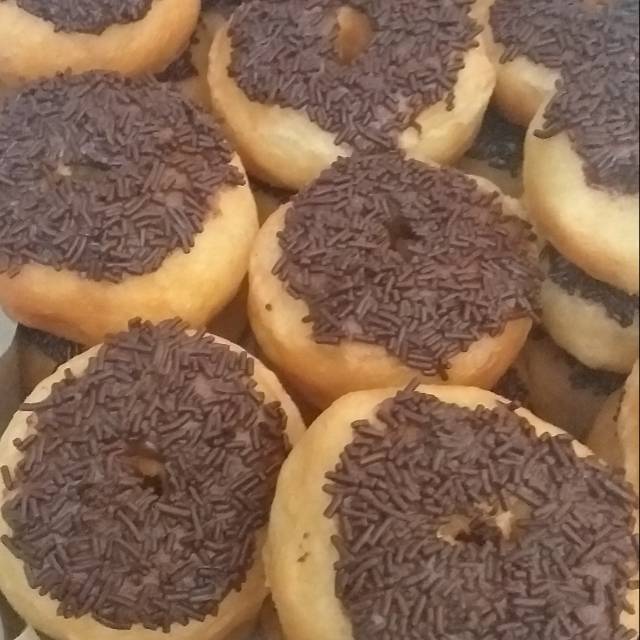 

Donat coklat/cemilan