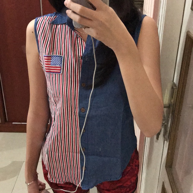 Preloved : sleeveless shirt