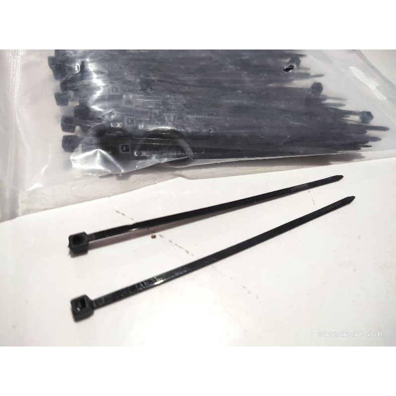 1 pack kabel Ties paling kecil buat merakit merapikan kabel