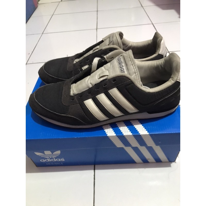 Preloved Adidas Neo Original