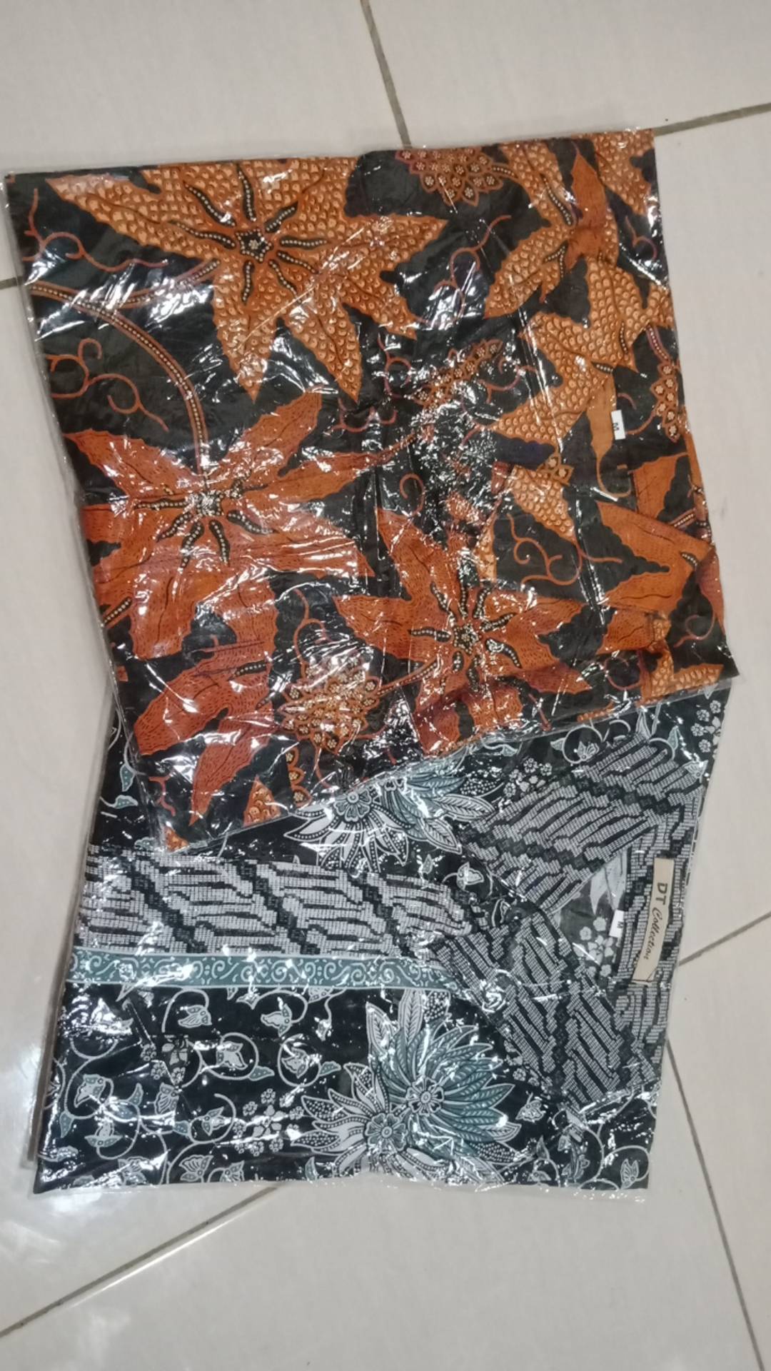 Dt Collection  - Kemeja Batik  Pria  Motif Daun Coklat Lengan Pendek