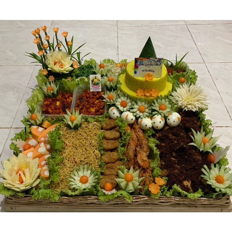 

Nasi Tumpeng