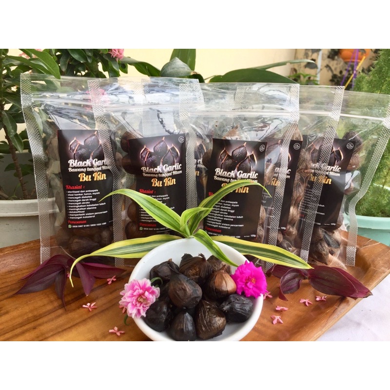 

BAWANG TUNGGAL / Black Garlic Tunggal 100 Gram