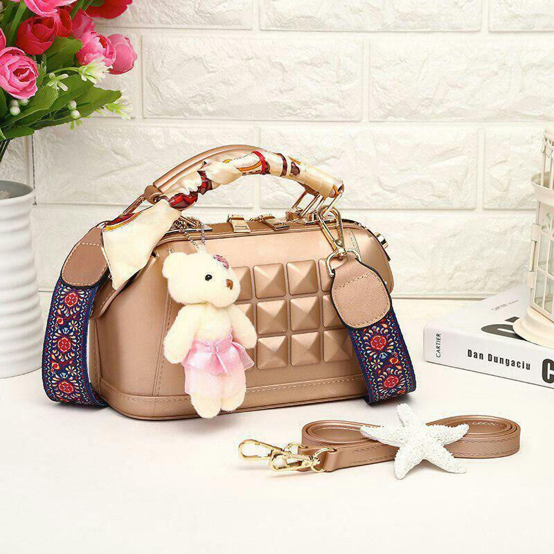 LB 413 Doctor Jelly Studded 066-1 Free Gantung Boneka + 2