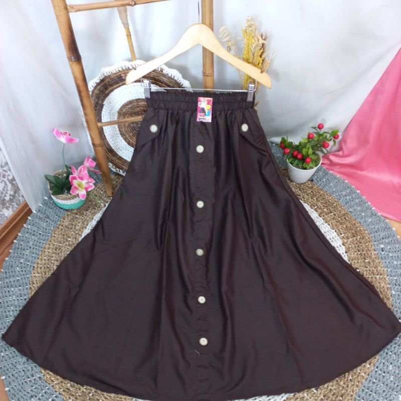 Rok Payung Panjang Muslim Kantor Wanita Jumbo Bahan Moscrape-Coklat
