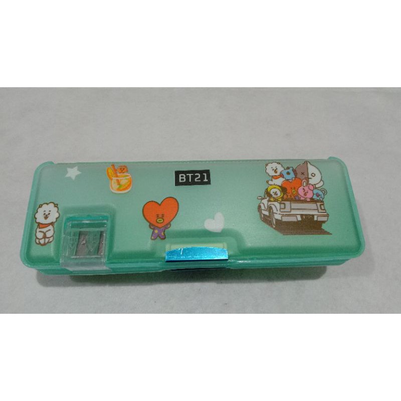 

Kotak Pensil Atas Bawah