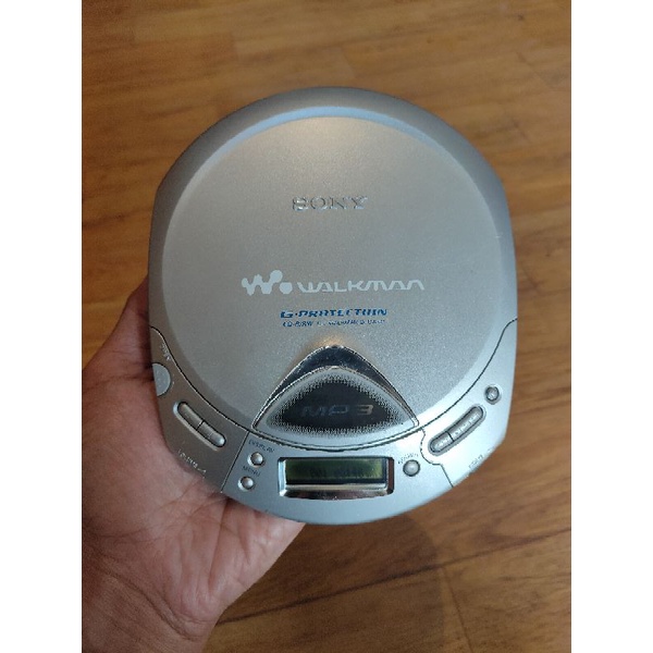 Discman Sony D-CJ501 / Portable Walkman CD Audio Player