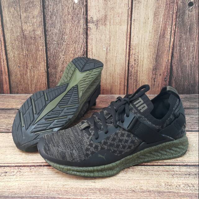 ORIGINAL PUMA IGNITE EVOKNIT Sepatu Olahraga Running Pria - Hitam / Putih