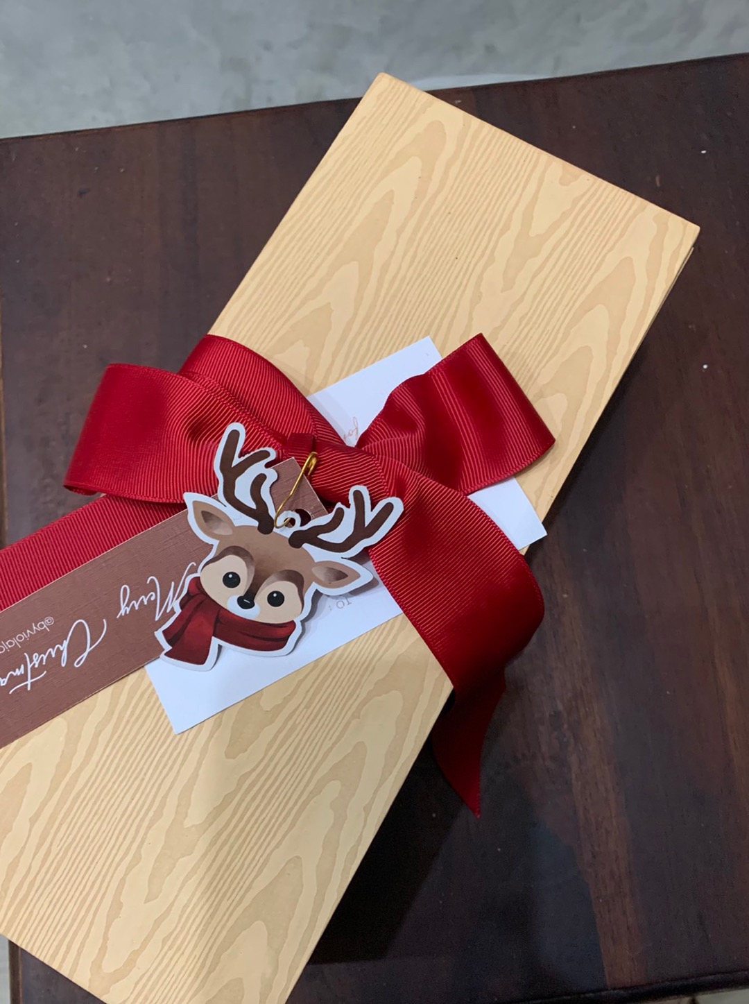 Noel Box Christmas Hampers / T-shirt And Mask