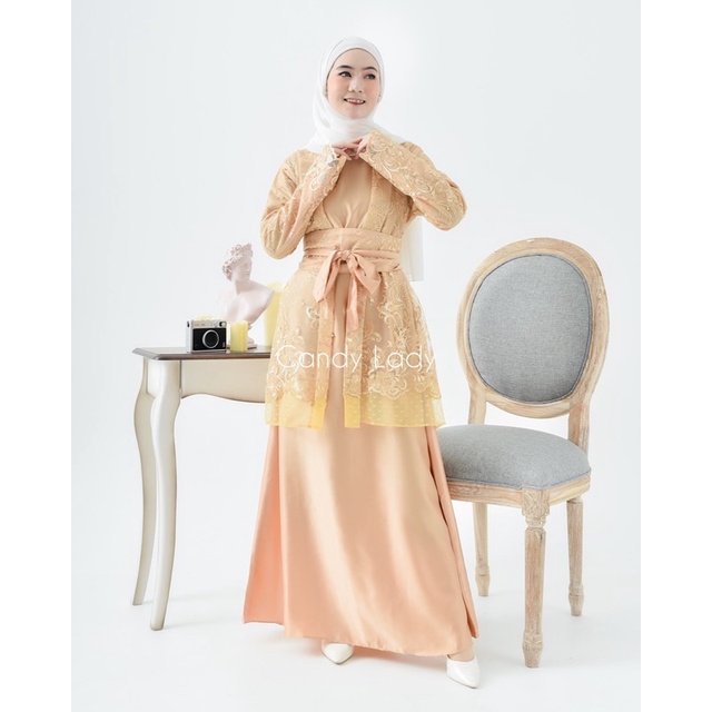 Rily Cardy Brocade Maxi