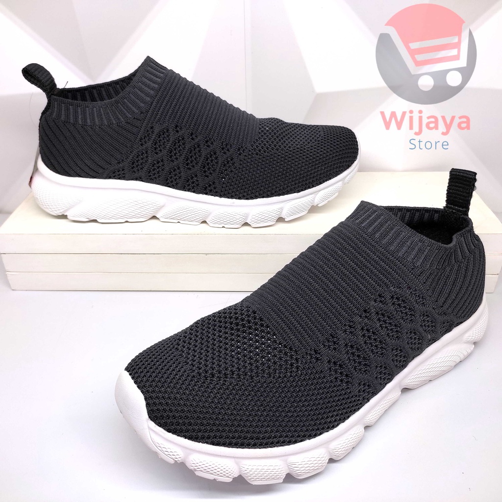 Sepatu Sneaker Slop Ando Rajut Pria 39-43 Warna Hitam Abu untuk Tampilan Kasual yang Stylish OUTSUKA FUBORU