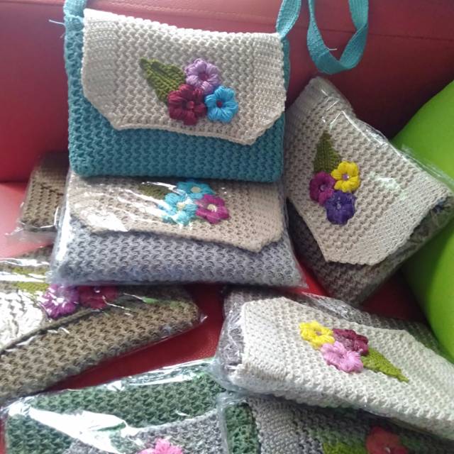 Tas Selempang Spons Bunga Timbul