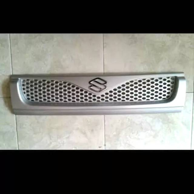Grill depan suzuki futura sarang tawon 1.5 silver  untuk mobil futura