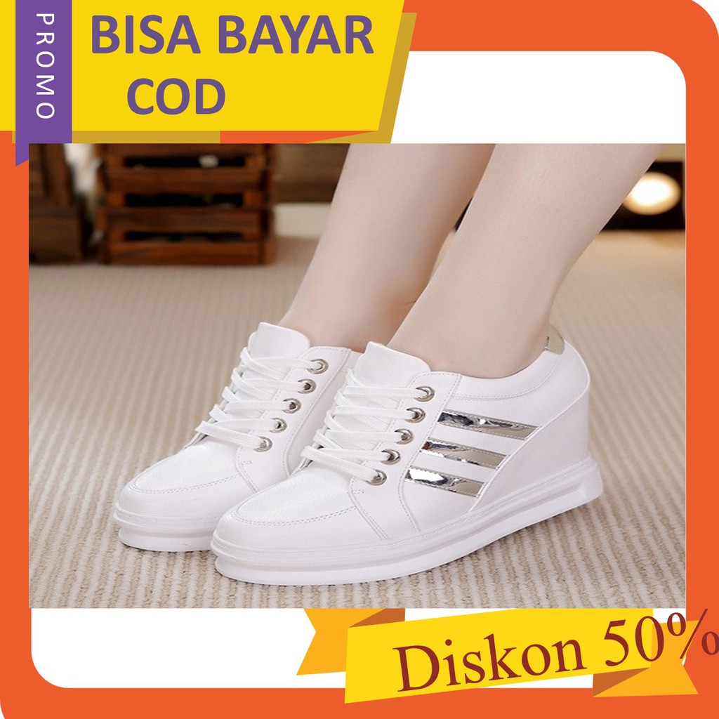 SEPATU WEDGES ADIDAS 06 PUTIH HARGA GROSIR GRATISS ONGKIR Bahan sintetis putih, tinggi hak 3 CM COD