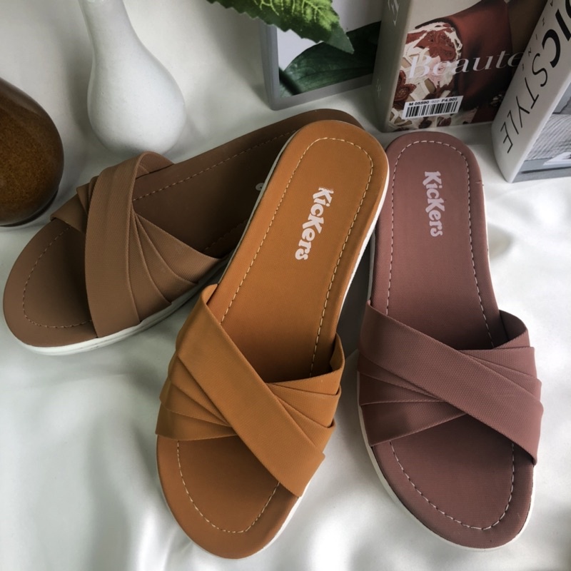 SANDAL SLOP KIPAS 3 SENDAL CEWEK  POPULER SENDAL SLOP KECE WANITA TERLARIS TERMURAH Sandal Slop Slip On Teplek Wanita Sandal Cewek sandal teplek sandal flat Terbaru emaja Kekinian / Sendal Teplek Selop Flip Flop Perempuan