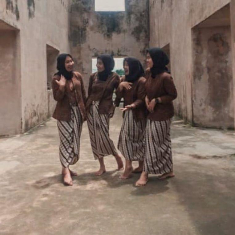 kebaya wanita kebaya lurik dewasa/baju jadul dewasa perempuan/pakaian adat Jawa wanita (KODE 8069)