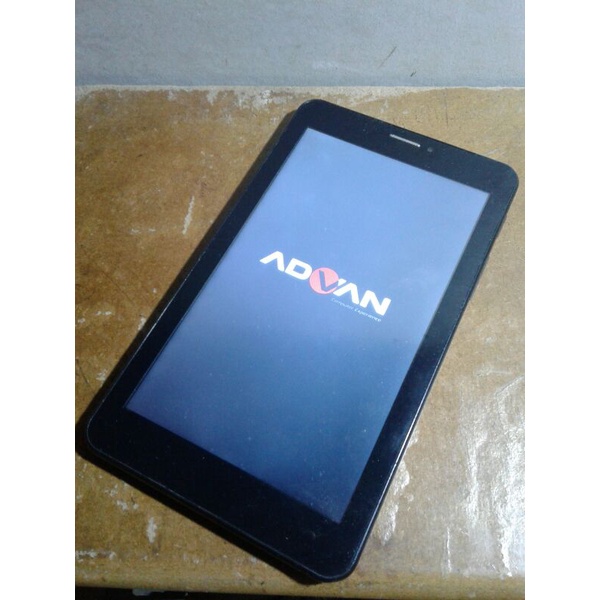 1 SET LCD TOUCH TABLET ADVAN T1J