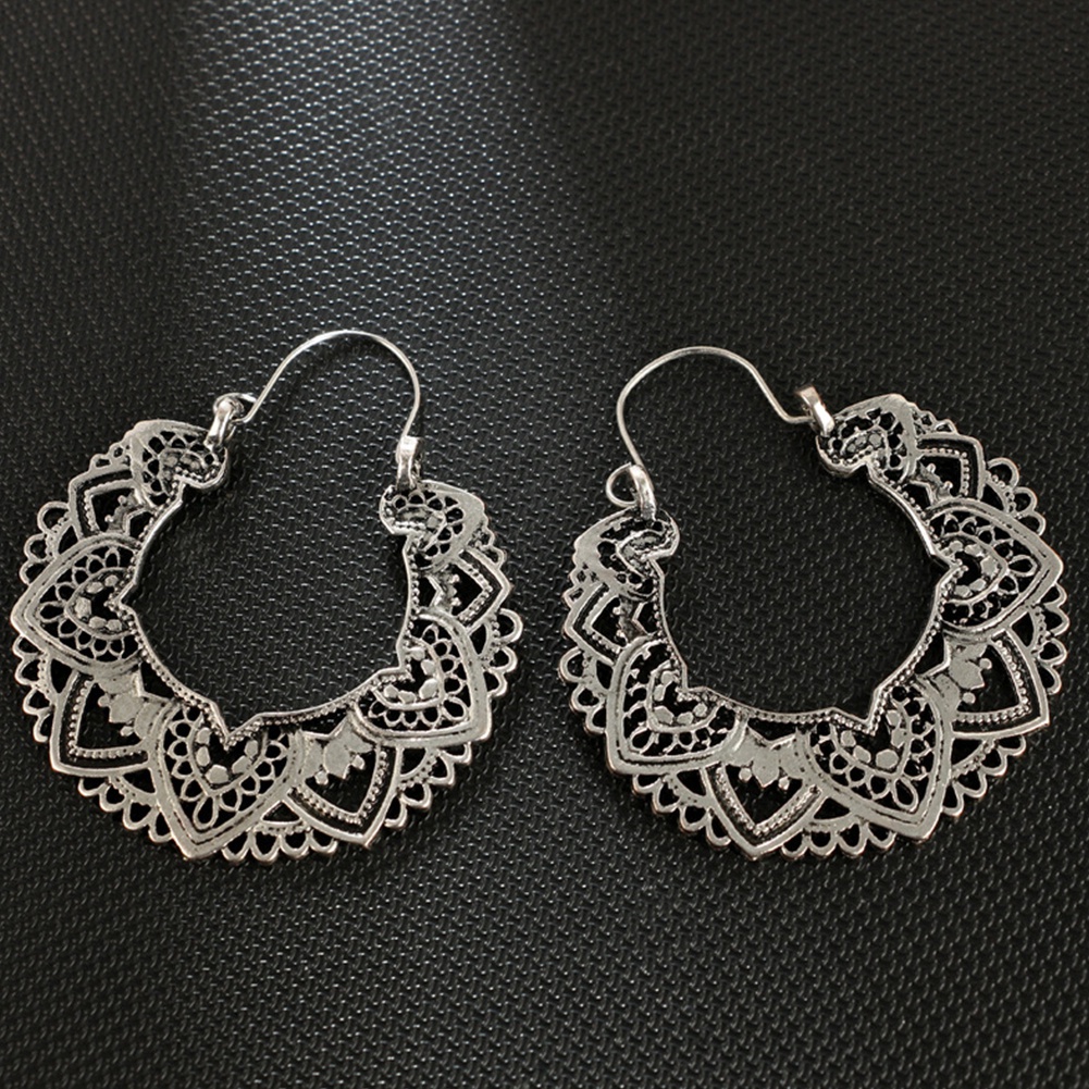 Anting Hoop Bentuk Hati Geometris Model Hollow out Gaya Vintage Untuk Wanita