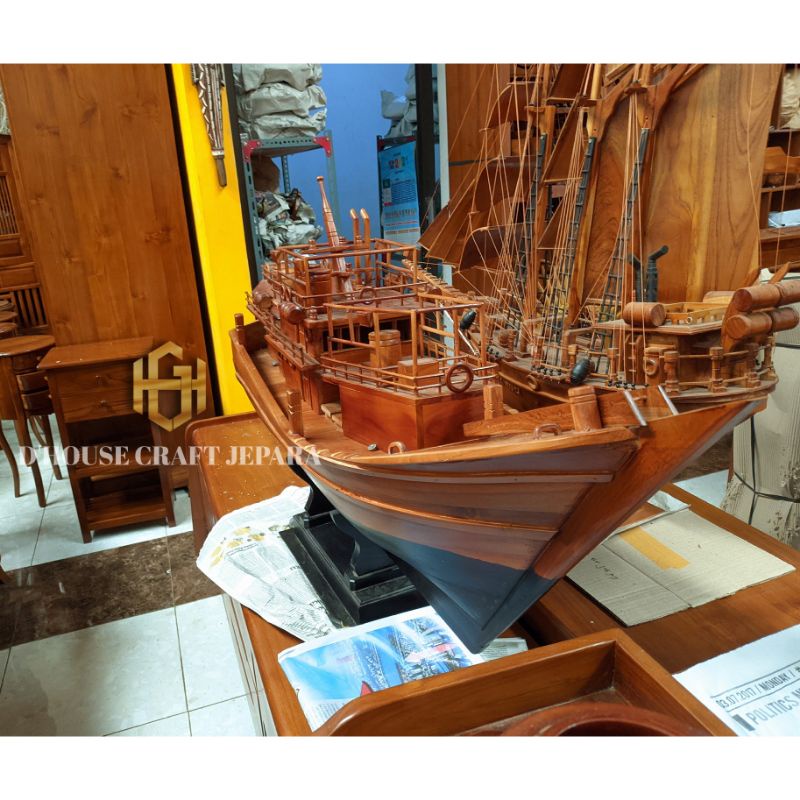 Miniatur Kapal Pinisi Phinisi Kayu Jati Cantik