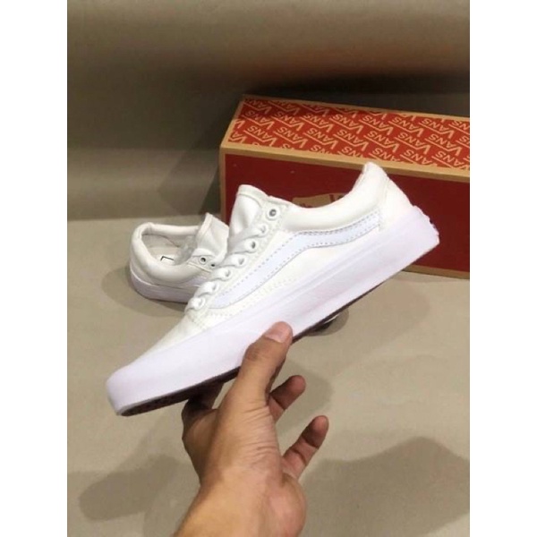 Sepatu Vans old skool all white fashion sneakers mans womens sepatu running