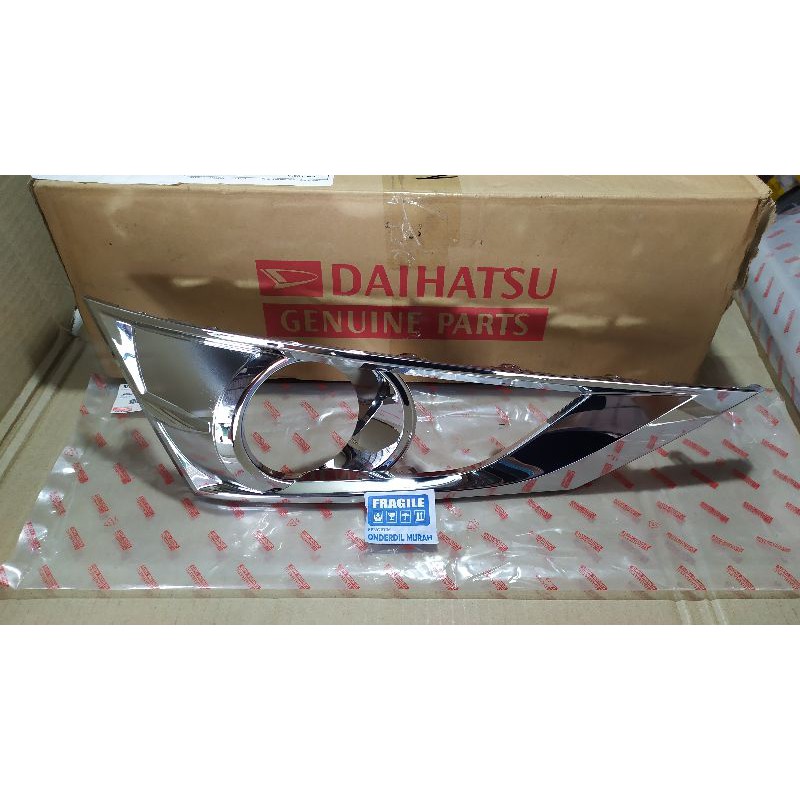 cover foglamp sigra kanan original daihatsu