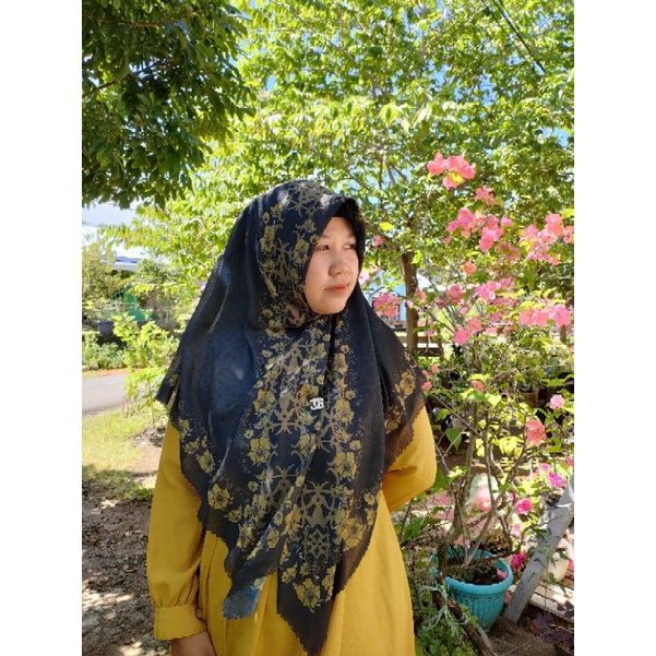 Rafflesia Series Black / Hijab Voal