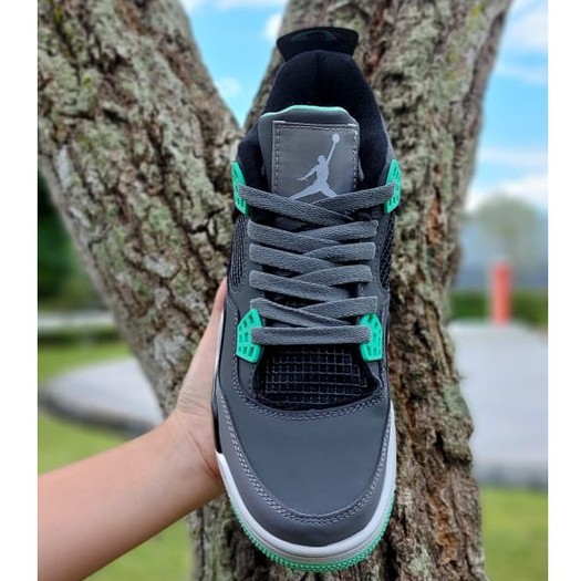 SEPATU NIKE AIR JORDAN RETRO 4 CARBON GREY