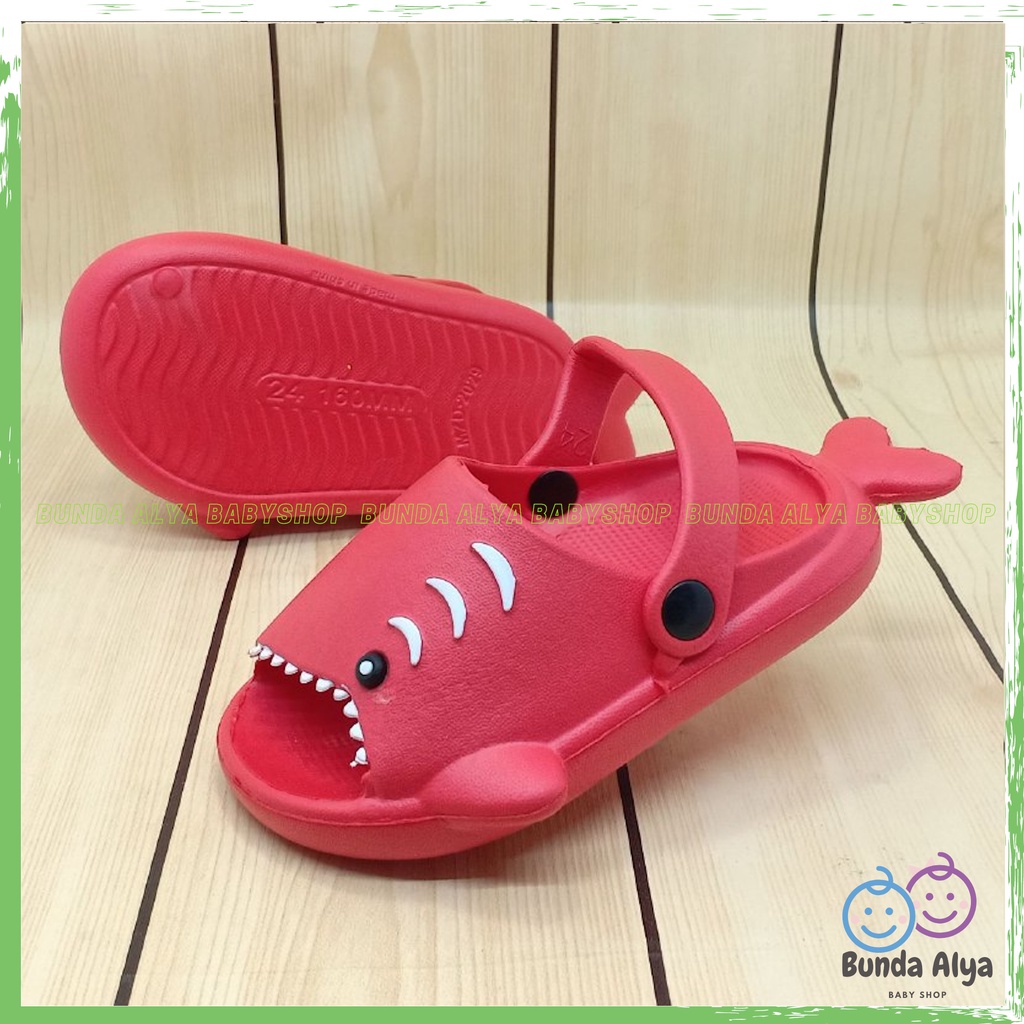 Sendal Anak Laki Laki IMPORT Usia 3 4 5 Tahun Baby Shark Lentur Elastis - Sepatu Sandal Slop Anak Cowok Model Ikan Lucu MERAH Sendal Anak Cowok Cewek Kret Anti Licin Sendal Slop Anak Tali Belakang Nyaman Dipakai Size 24-28