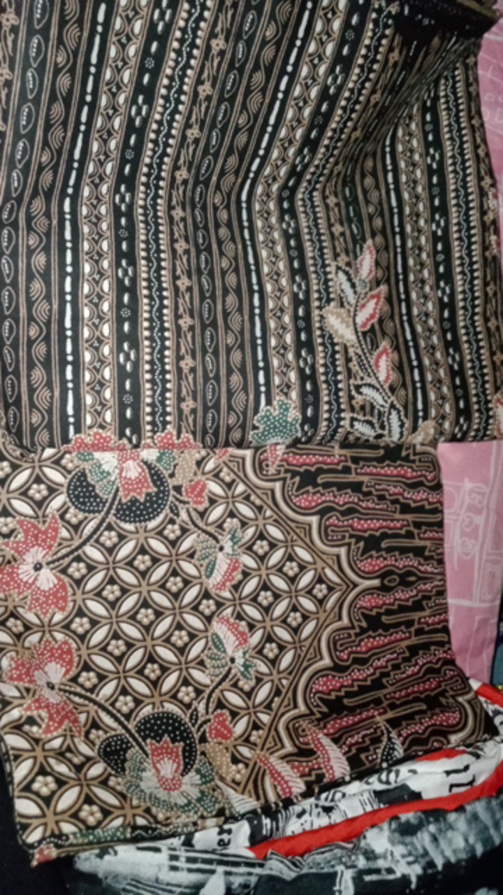 Kain Batik Solo (cabut) Motif Peksi Tarung Granit