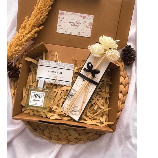 

ノ Hampers Lilin aromaterapi Reed Diffuser wedding / Reed diffuser murah/Gift Lilin Aromaterapi /wisuda gift/Hampers Lebaran/Hampers hari Ibu/SOUVENIR WEDDING/VALENTIN ク