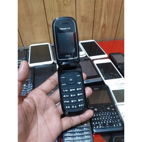 Handphone Lipat Brandcode 909 (Bekas)