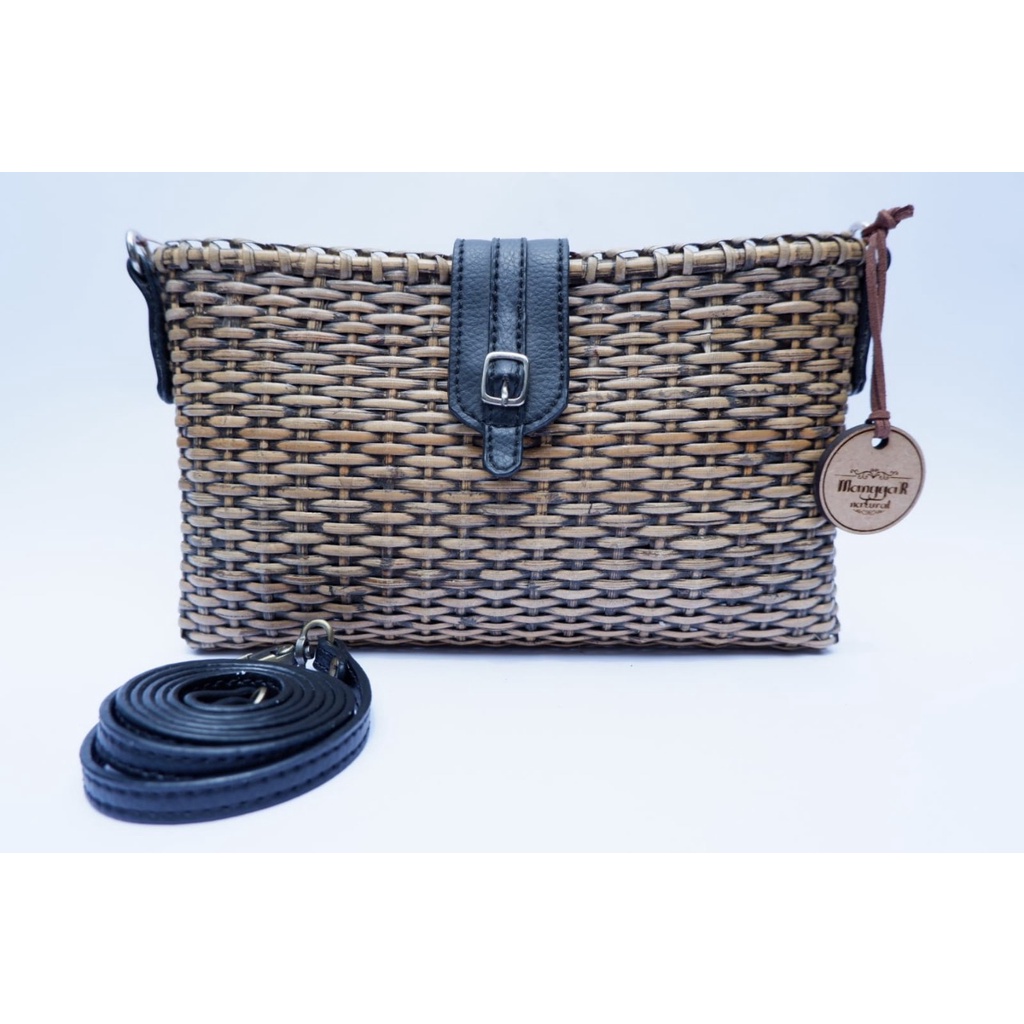 Tas Rotan Wanita Dompet Manggar Slingbag Dompet Rotan Hitam
