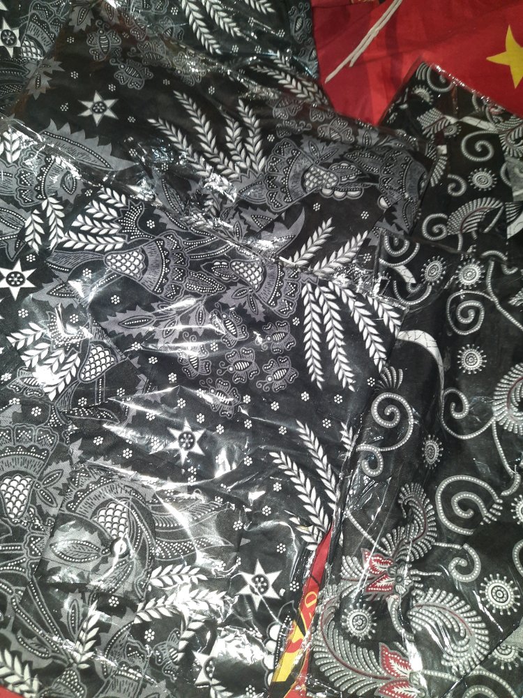 Baju Kemeja Batik Pria Lengan Panjang