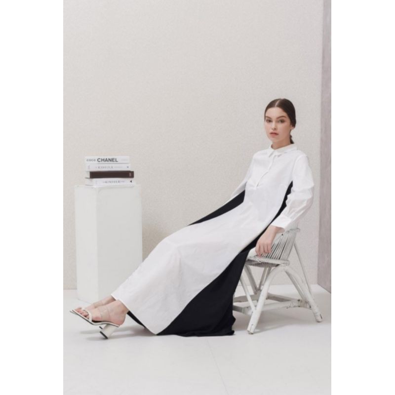 Benang Jarum Dress White Black Maxi