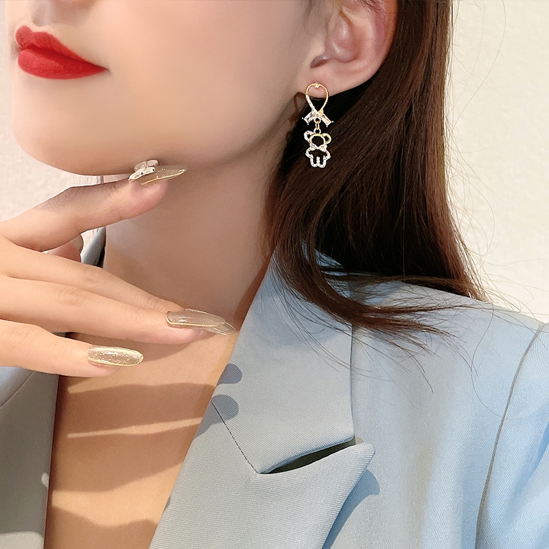 Anting Silver Needle Bentuk Beruang Asimetris Aksen Mutiara Gaya Korea Untuk Wanita