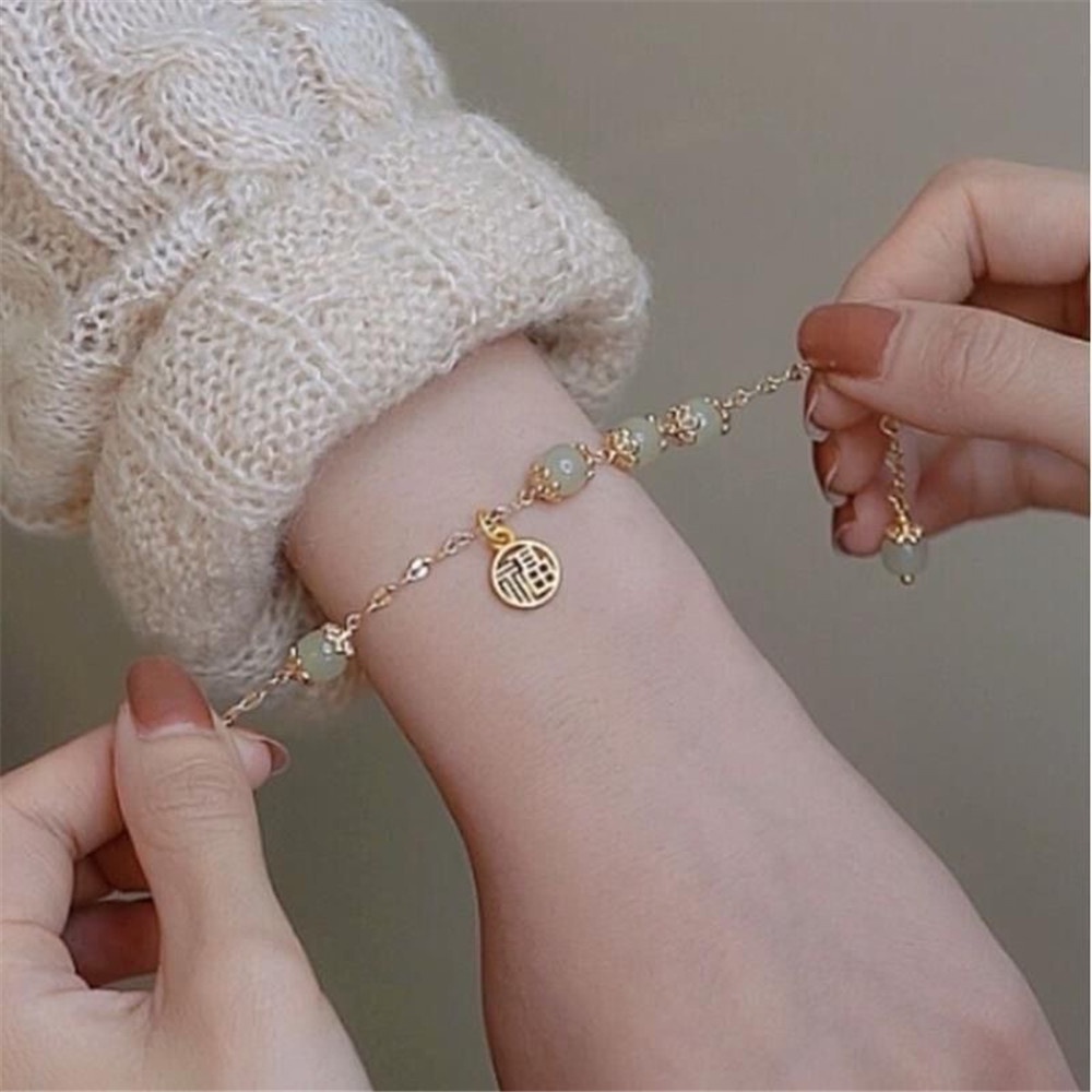 Gelang Tangan Rantai Aksen Lonceng Warna Gold Untuk Wanita