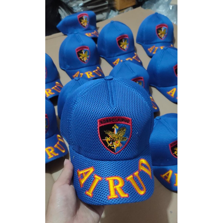 Topi biru airud