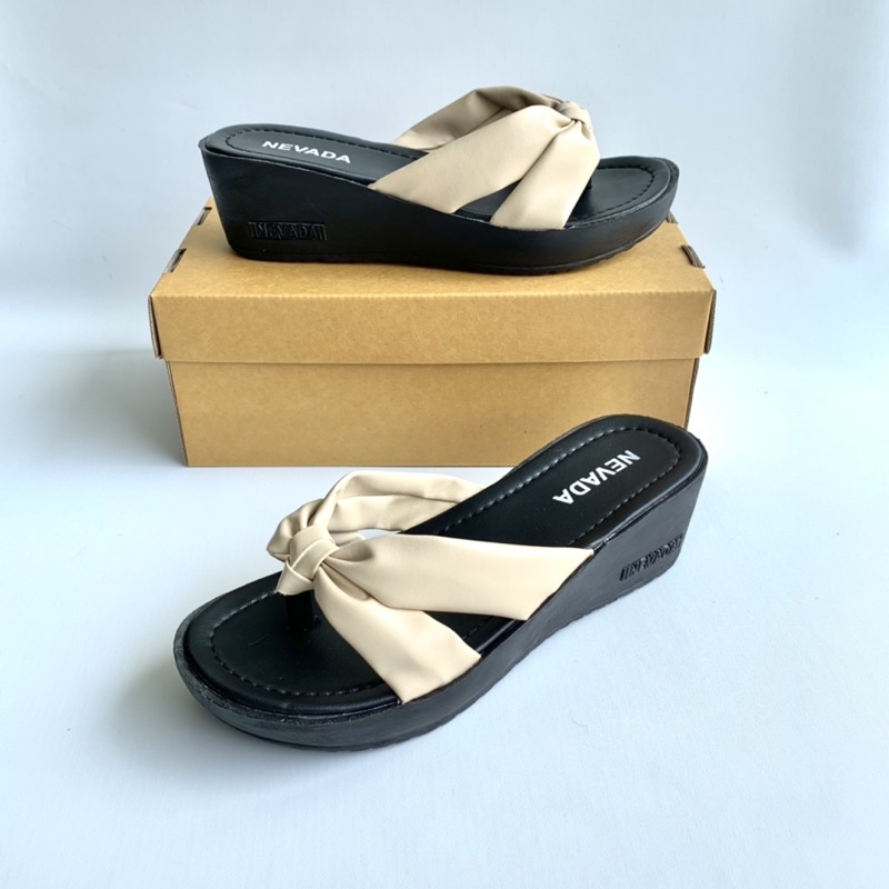 DISKON DAY! Sandal Wedges Japit - Sandal Wanita Nevada Terbaru