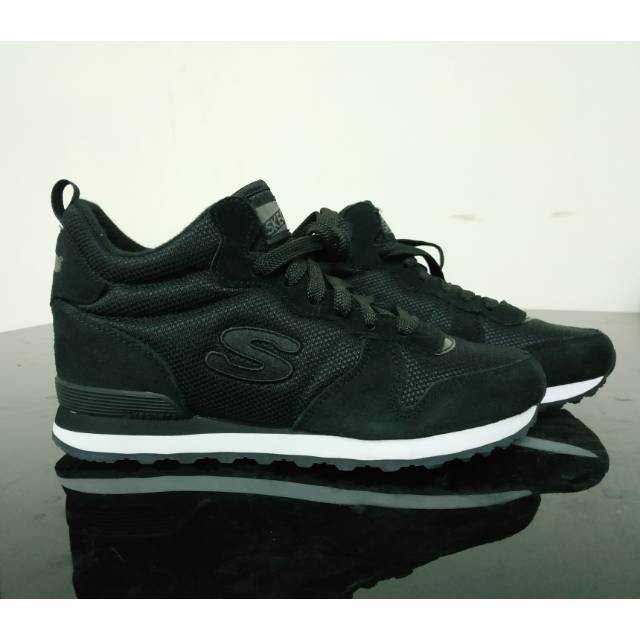 SALE TURUN HARGA Skechers women full black sneakers sepatu size 38