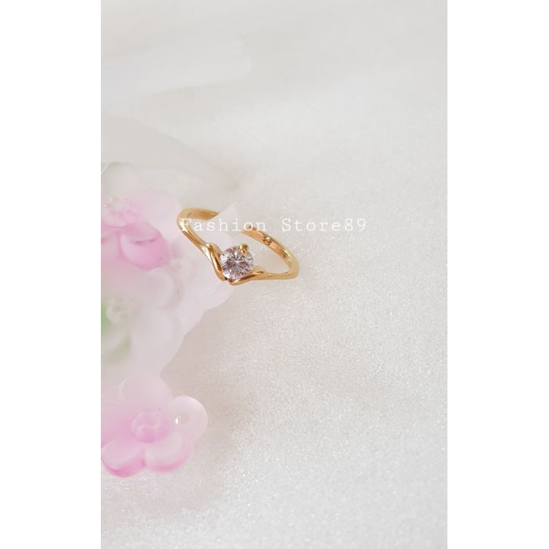 cincin fashion impor titanium gold cincin emas titanium permata putih bestseller antikarat Cx016