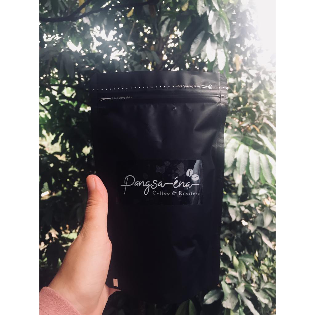 

KOPI ARABICA MEGA MENDUNG - ROASTED BEAN DAN COFFEE POWDER