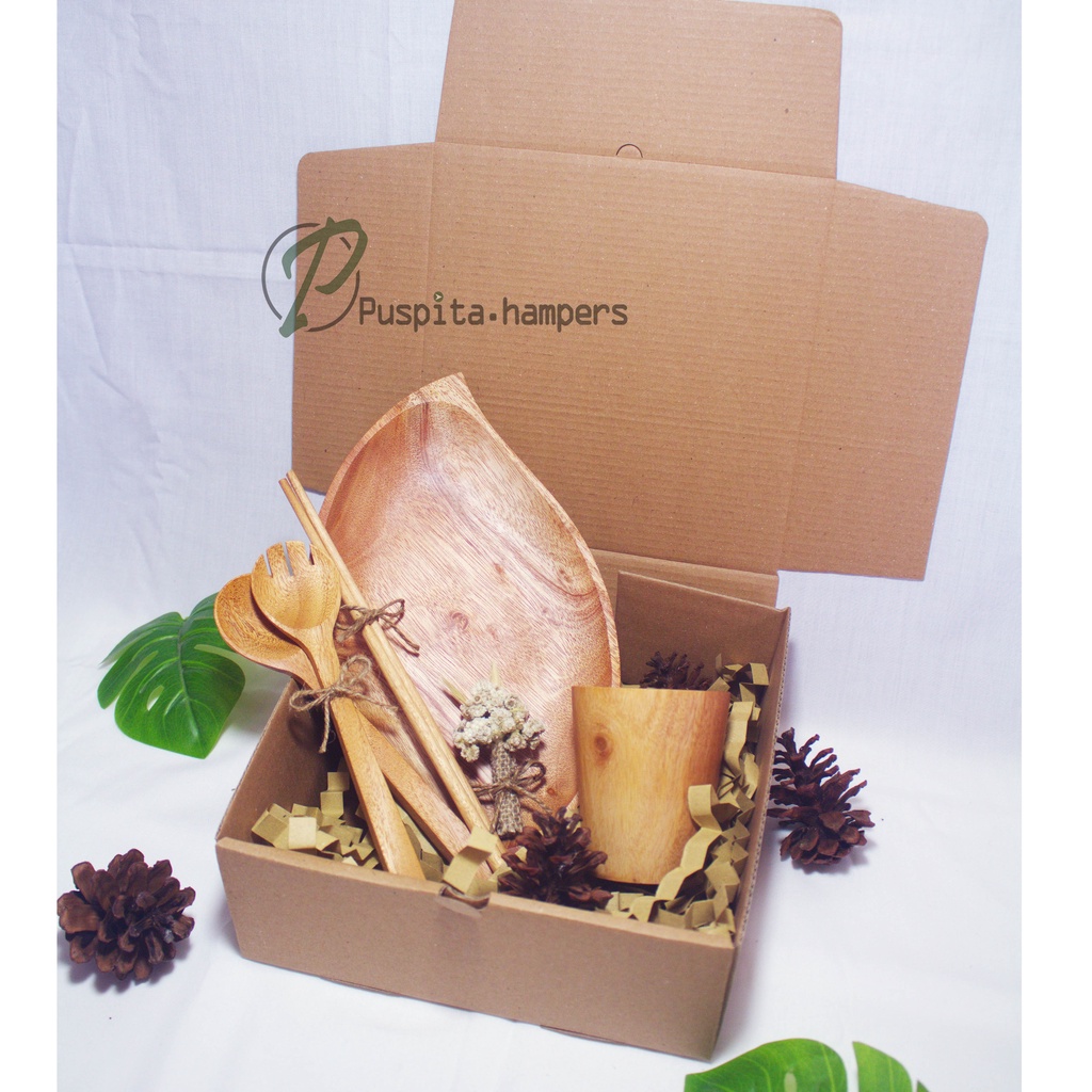 

Hampers Piring Daun | Hampers wedding | hampers wisuda | hampers