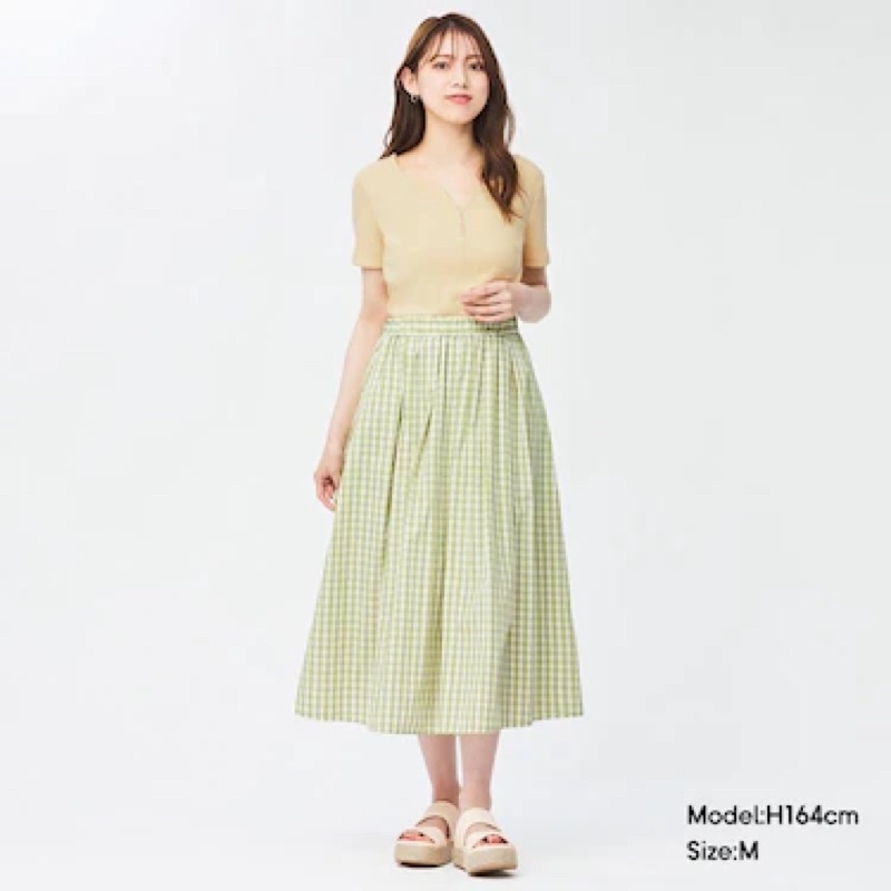 🇯🇵 GU Japan Tuck Flare Midi Skirt size M