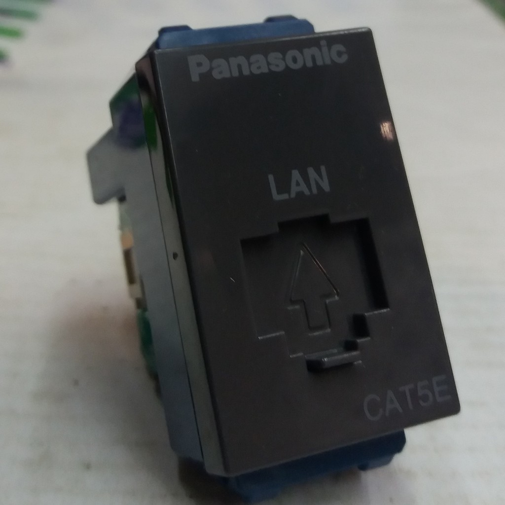 Panasonic Outlet Data Cat 5 WEJ 2488 Putih / WEJ 2488H Hitam