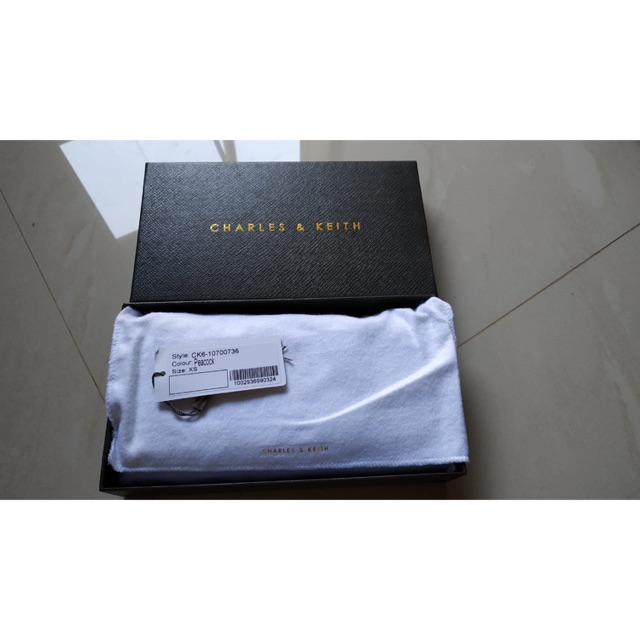 Dompet charles n keith