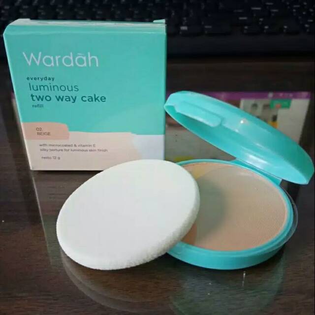 Wardah Luminous Two Way Cake