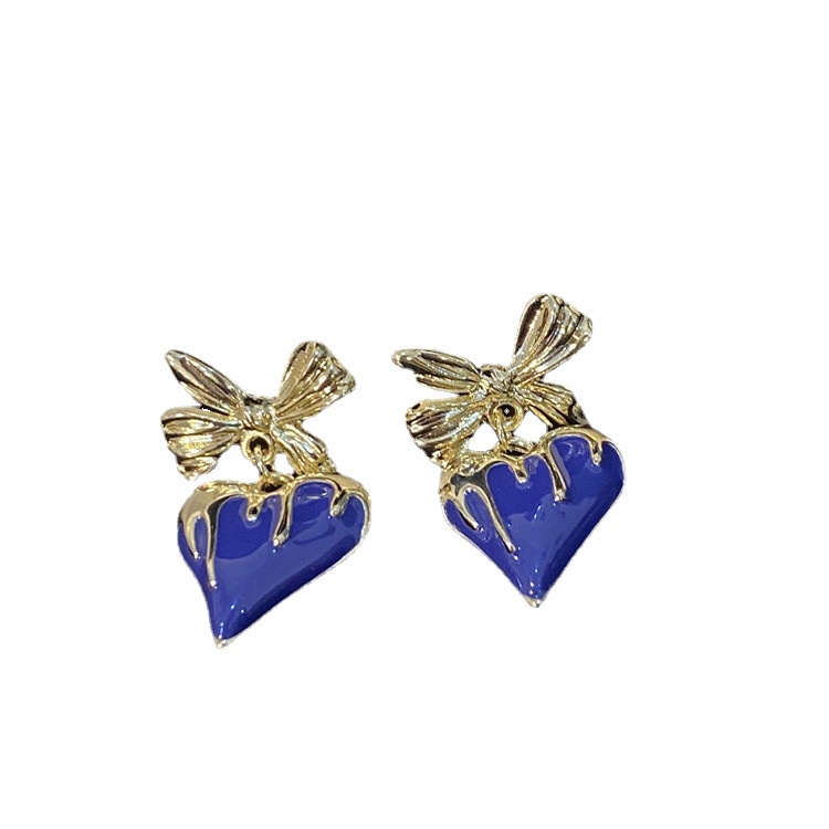 Anting Tusuk Bentuk Hati Warna Biru Bahan Metal Gaya Vintage